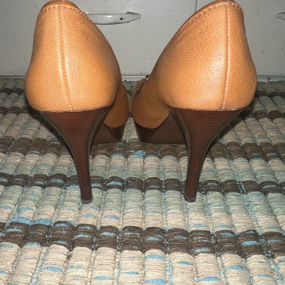 Michael‎ Kors Tan Peep-Toe Wooden Heels - Picture 5 of 6